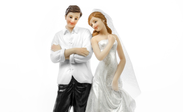Figurine de mariage  sur la plage – Image 2