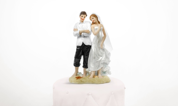 Figurine de mariage  sur la plage