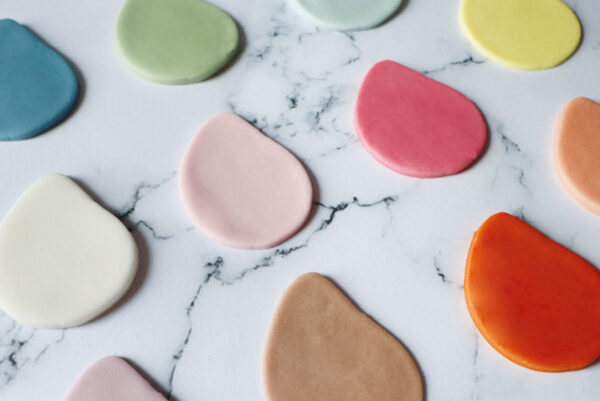 Pâte à sucre colorant d'origine naturelle Blush 250g – Image 3