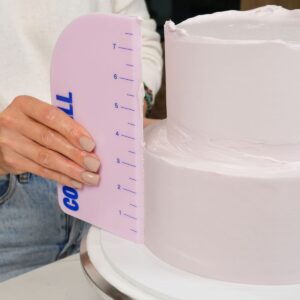 Colour Mill Serial Scraper 20 cm – Racloir acrylique pour glaçage et décoration de gâteaux
